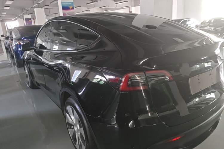Used Tesla Model Y 2022 Rear-Wheel-Drive Version Rear Left 45 Deg