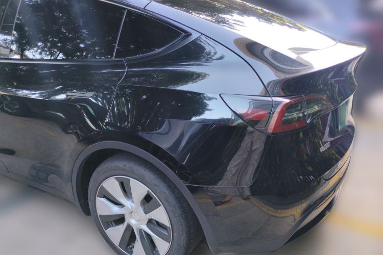 Used Tesla Model Y 2022 Rear-Wheel-Drive Version Rear Left 45 Deg
