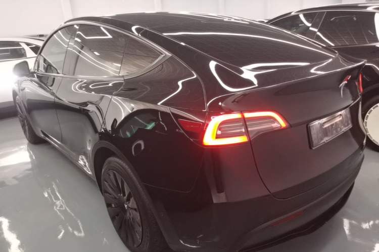 Used Tesla Model Y 2022 Rear-Wheel-Drive Version Rear Left 45 Deg