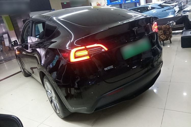 Used Tesla Model Y 2022 Long-Range All-Wheel-Drive Version Rear Left 45 Deg