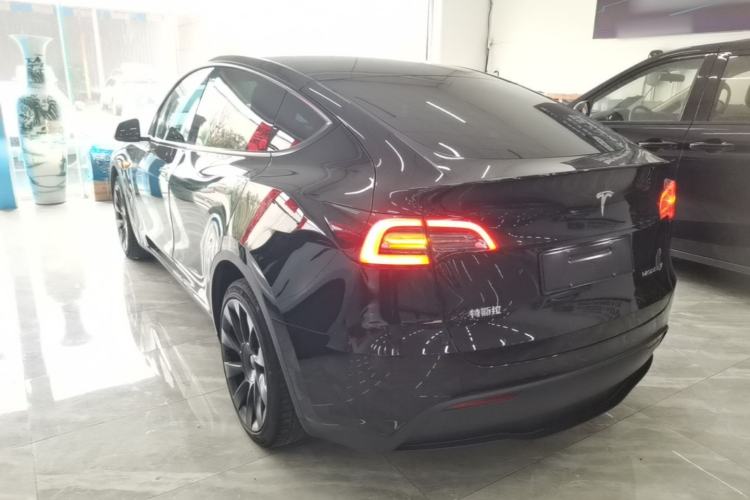 Used Tesla Model Y 2022 Long-Range All-Wheel-Drive Version Rear Left 45 Deg