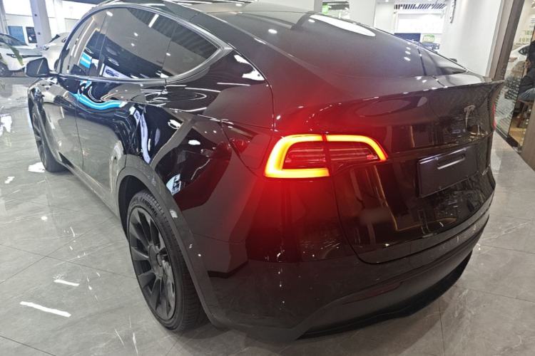 Used Tesla Model Y 2022 Rear-Wheel-Drive Version Rear Left 45 Deg