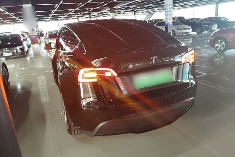 Used Tesla Model Y 2022 Rear-Wheel-Drive Version Rear Left 45 Deg