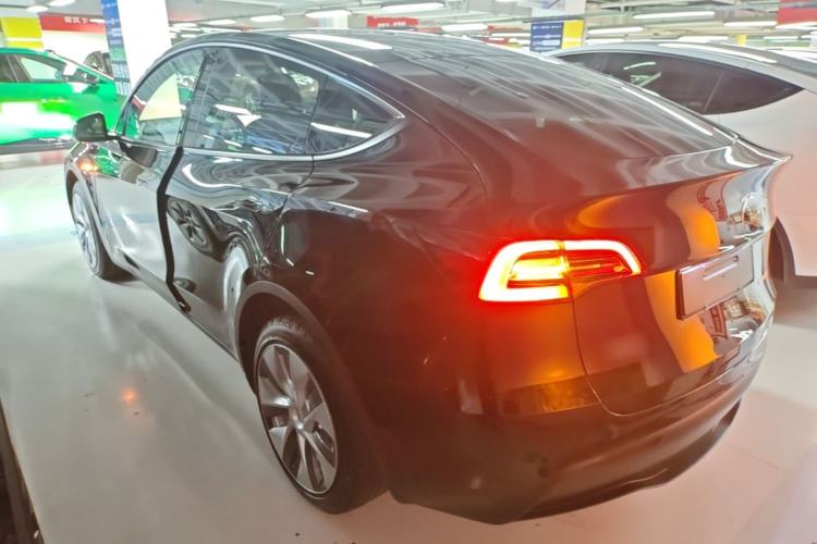 Used Tesla Model Y 2022 Long-Range All-Wheel-Drive Version Rear Left 45 Deg