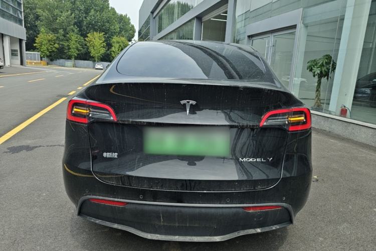 Used Tesla Model Y 2022 Long-Range All-Wheel-Drive Version Rear