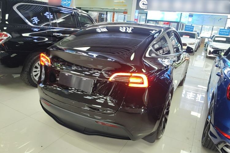 Used Tesla Model Y 2022 Rear-Wheel-Drive Version Rear Right 45 Deg