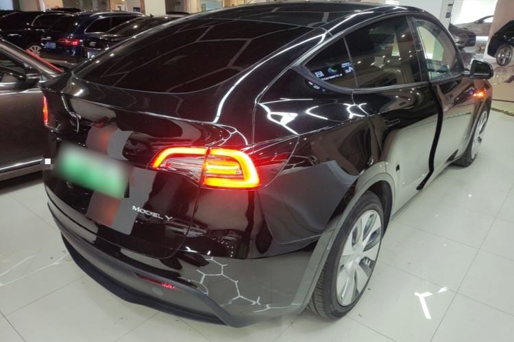 Used Tesla Model Y 2022 Rear-Wheel-Drive Version Rear Right 45 Deg