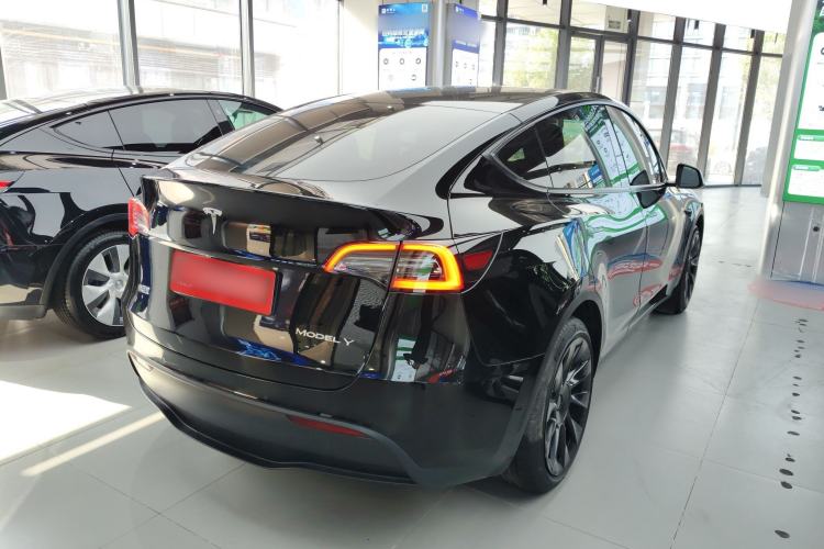 Used Tesla Model Y 2022 Rear-Wheel-Drive Version Rear Right 45 Deg