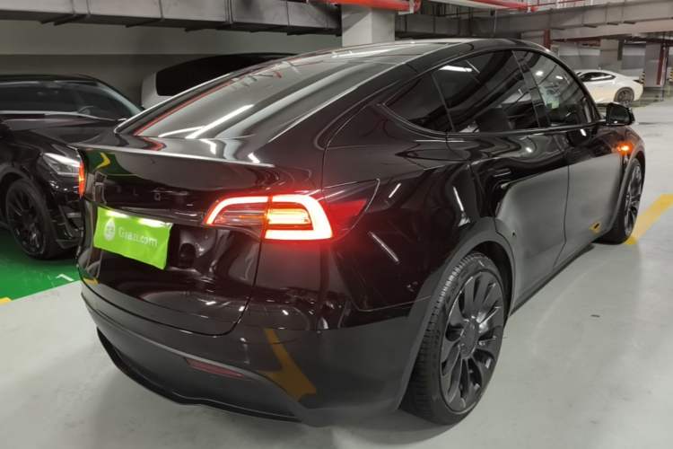 Used Tesla Model Y 2022 Performance High-Performance All-Wheel-Drive Version Rear Right 45 Deg