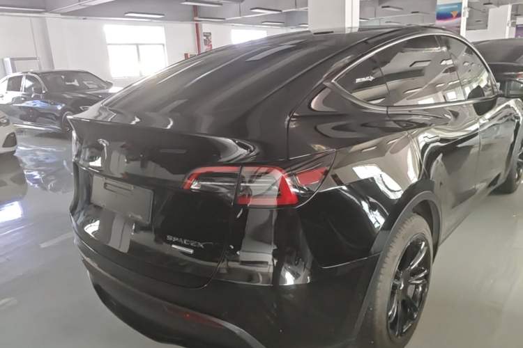 Used Tesla Model Y 2022 Rear-Wheel-Drive Version Rear Right 45 Deg