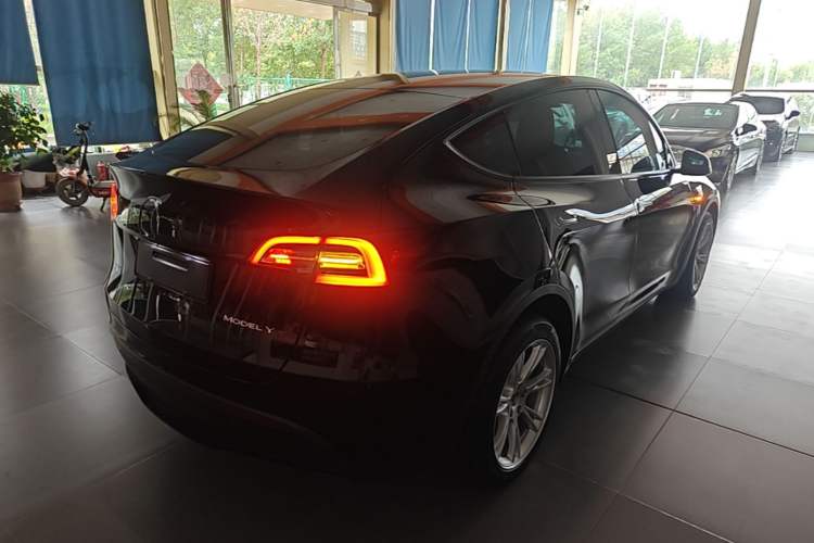 Used Tesla Model Y 2022 Long-Range All-Wheel-Drive Version Rear Right 45 Deg