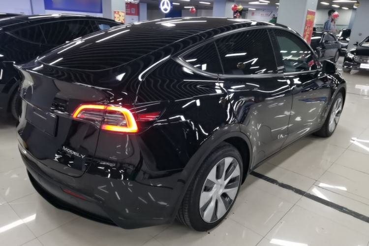 Used Tesla Model Y 2022 Rear-Wheel-Drive Version Rear Right 45 Deg