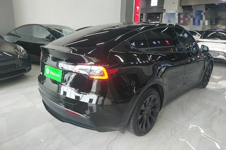 Used Tesla Model Y 2022 Rear-Wheel-Drive Version Rear Right 45 Deg