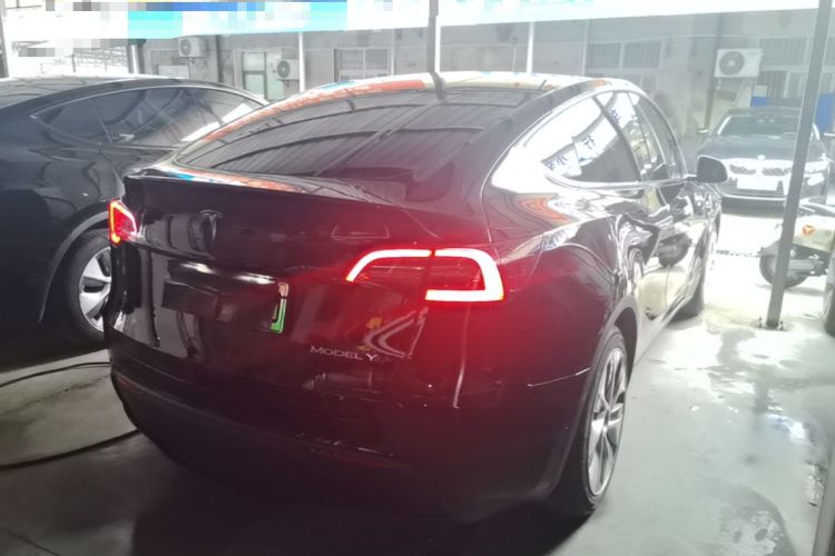 Used Tesla Model Y 2022 Rear-Wheel-Drive Version Rear Right 45 Deg