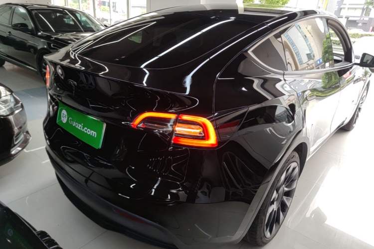 Used Tesla Model Y 2022 Rear-Wheel-Drive Version Rear Right 45 Deg