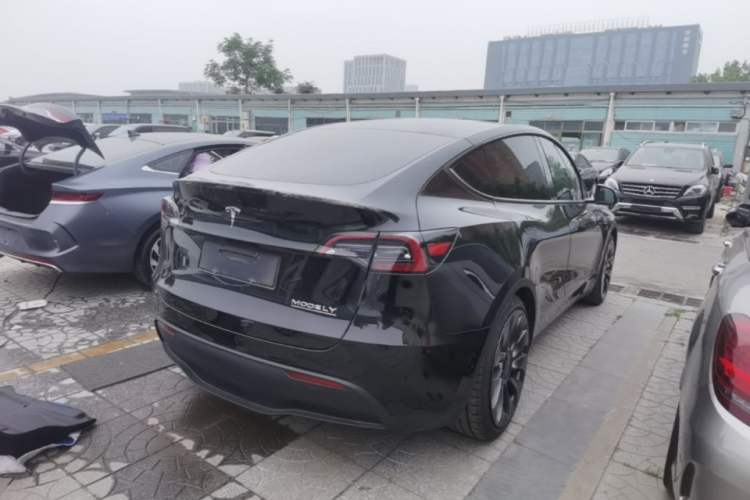 Used Tesla Model Y 2022 Performance High-Performance All-Wheel-Drive Version Rear Right 45 Deg