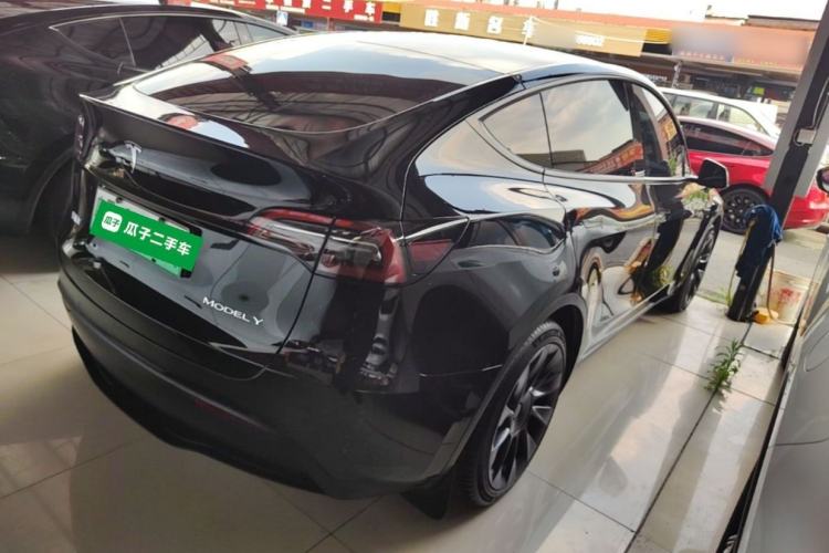 Used Tesla Model Y 2022 Rear-Wheel-Drive Version Rear Right 45 Deg