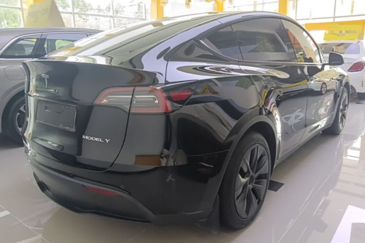 Used Tesla Model Y 2022 Rear-Wheel-Drive Version Rear Right 45 Deg