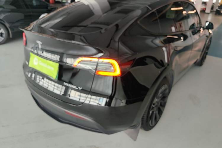 Used Tesla Model Y 2022 Rear-Wheel-Drive Version Rear Right 45 Deg