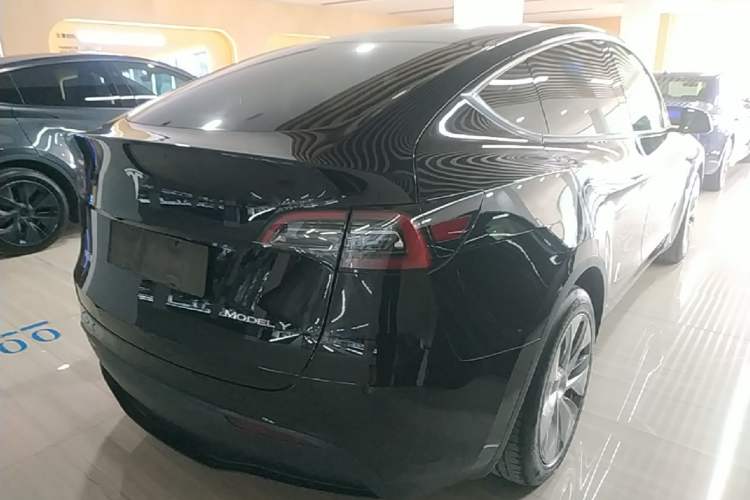 Used Tesla Model Y 2022 Rear-Wheel-Drive Version Rear Right 45 Deg