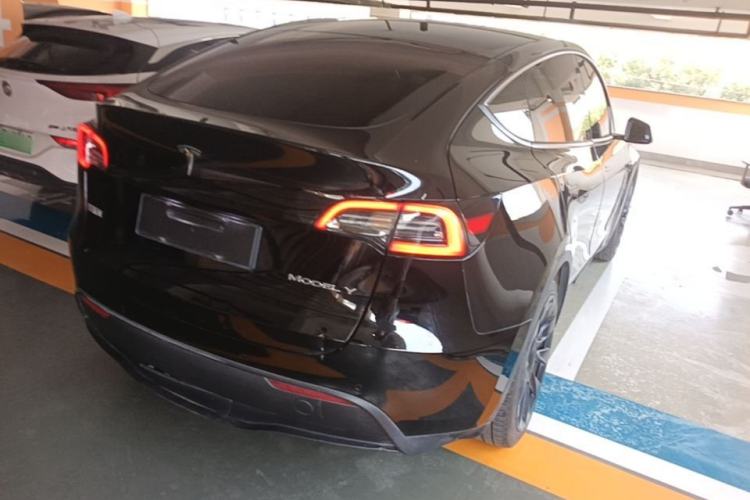 Used Tesla Model Y 2022 Rear-Wheel-Drive Version Rear Right 45 Deg