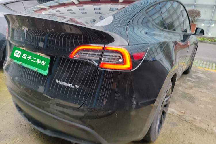 Used Tesla Model Y 2022 Rear-Wheel-Drive Version Rear Right 45 Deg