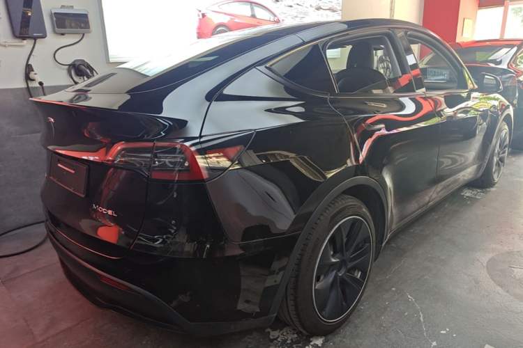 Used Tesla Model Y 2022 Rear-Wheel-Drive Version Rear Right 45 Deg