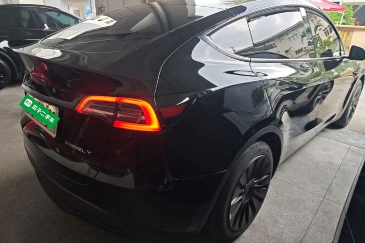 Used Tesla Model Y 2022 Rear-Wheel-Drive Version Rear Right 45 Deg