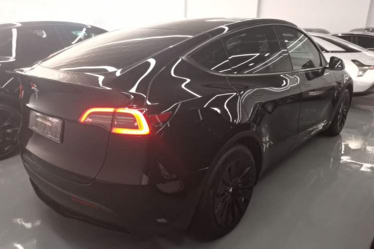 Used Tesla Model Y 2022 Rear-Wheel-Drive Version Rear Right 45 Deg