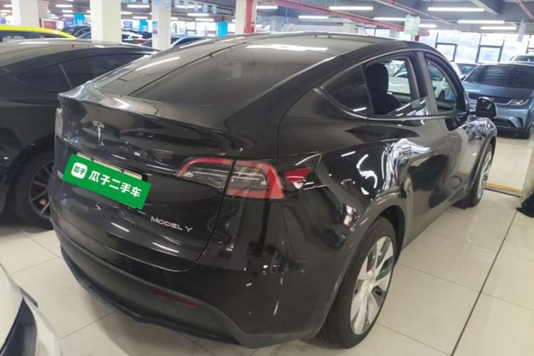 Used Tesla Model Y 2022 Rear-Wheel-Drive Version Rear Right 45 Deg