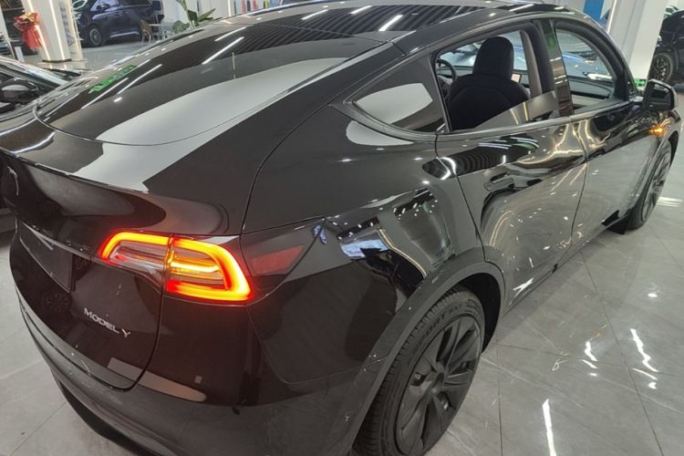 Used Tesla Model Y 2022 Rear-Wheel-Drive Version Rear Right 45 Deg