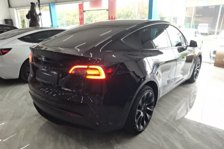 Used Tesla Model Y 2022 Long-Range All-Wheel-Drive Version Rear Right 45 Deg