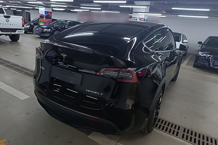 Used Tesla Model Y 2022 Rear-Wheel-Drive Version Rear Right 45 Deg
