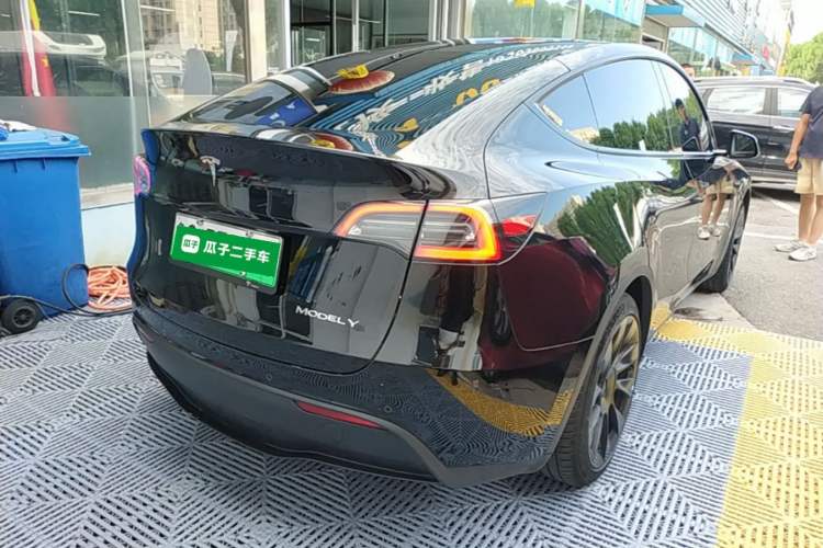 Used Tesla Model Y 2022 Revised Version Long-Range All-Wheel Drive Rear Right 45 Deg