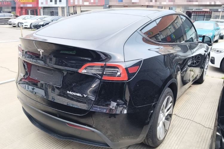 Used Tesla Model Y 2022 Rear-Wheel-Drive Version Rear Right 45 Deg