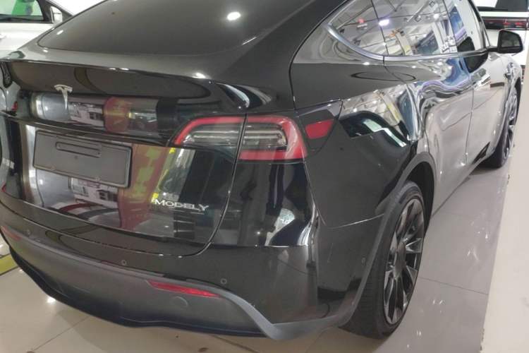 Used Tesla Model Y 2022 Long-Range All-Wheel-Drive Version Rear Right 45 Deg