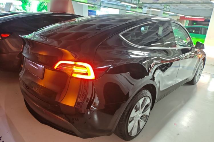 Used Tesla Model Y 2022 Long-Range All-Wheel-Drive Version Rear Right 45 Deg