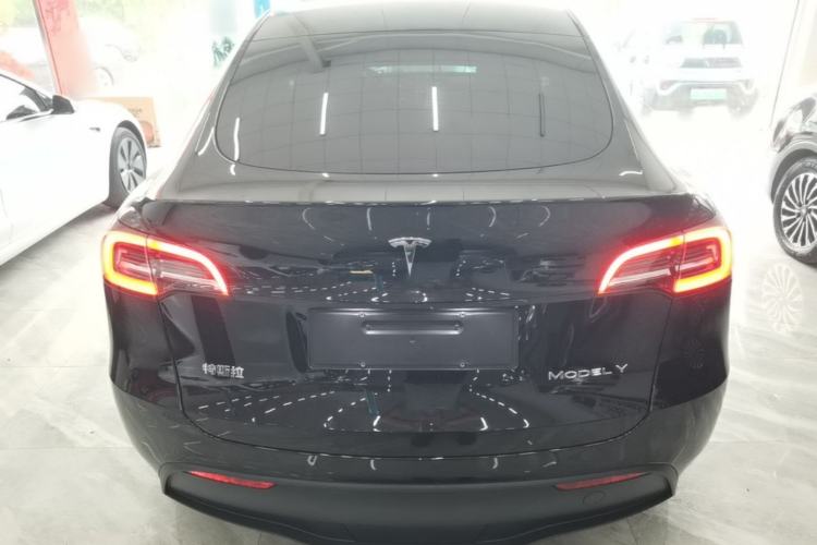 Used Tesla Model Y 2022 Long-Range All-Wheel-Drive Version Rear