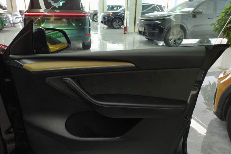 Used Tesla Model Y 2022 Revised Version Rear-Wheel Drive Right Front Door Interior