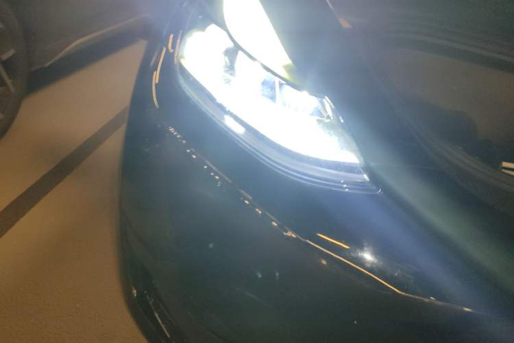 Used Tesla Model Y 2022 Rear-Wheel-Drive Version Right Front Headlight