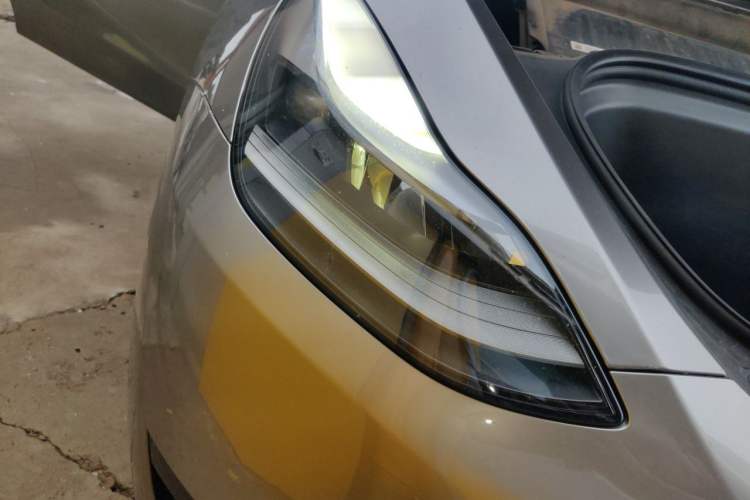 Used Tesla Model Y 2022 Rear-Wheel-Drive Version Right Front Headlight
