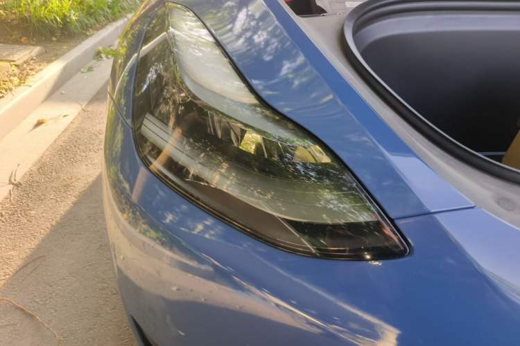 Used Tesla Model Y 2022 Rear-Wheel-Drive Version Right Front Headlight