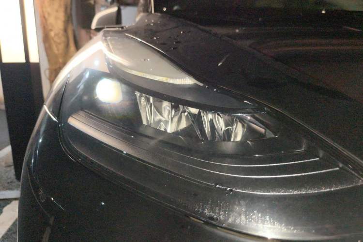 Used Tesla Model Y 2022 Rear-Wheel-Drive Version Right Front Headlight