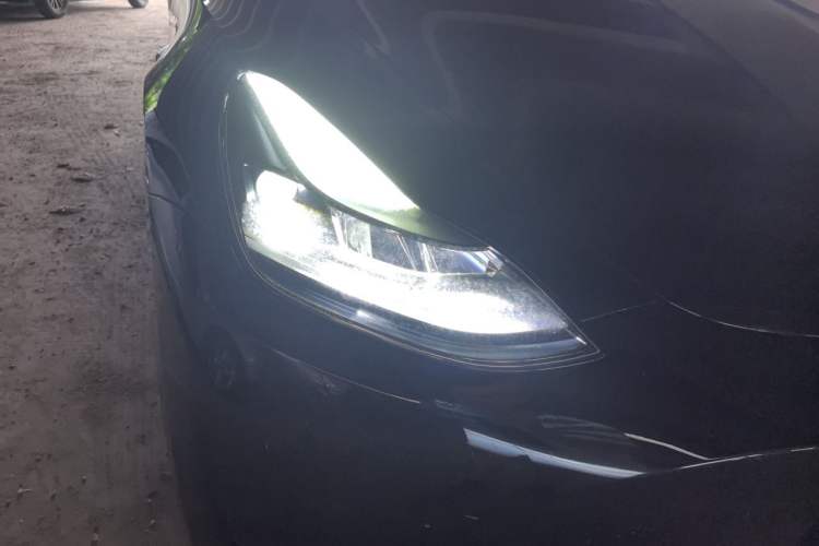 Used Tesla Model Y 2022 Revised Version Rear-Wheel Drive Right Front Headlight
