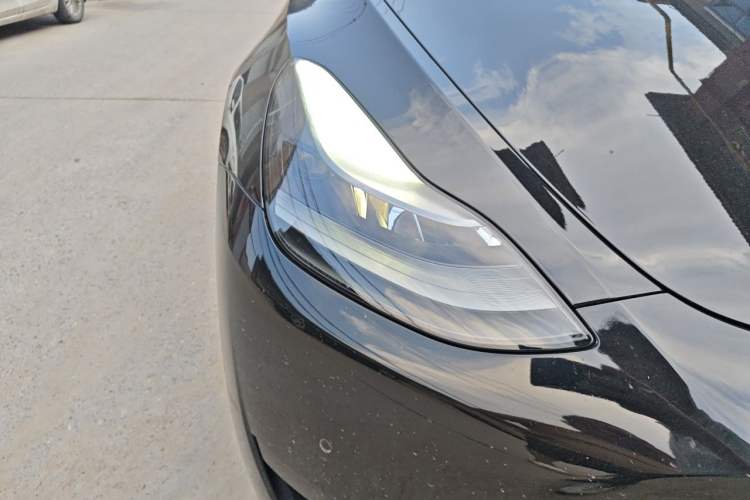 Used Tesla Model Y 2022 Rear-Wheel-Drive Version Right Front Headlight