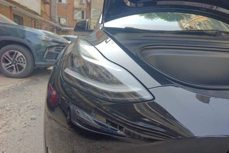Used Tesla Model Y 2022 Long-Range All-Wheel-Drive Version Right Front Headlight