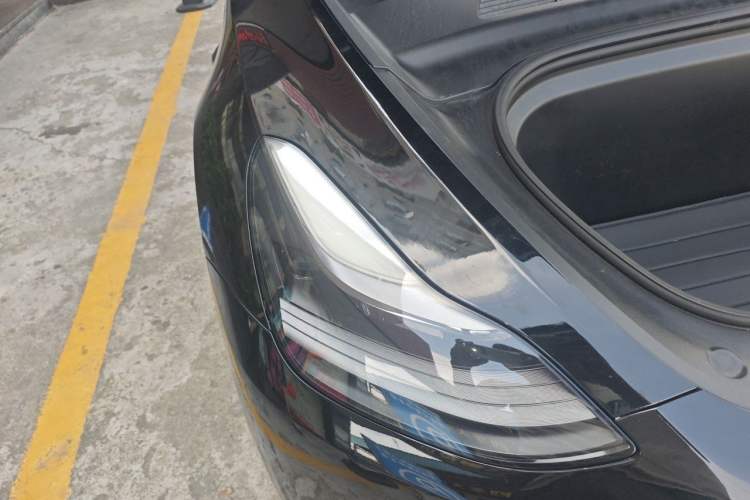Used Tesla Model Y 2022 Rear-Wheel-Drive Version Right Front Headlight