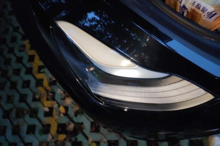 Used Tesla Model Y 2022 Rear-Wheel-Drive Version Right Front Headlight
