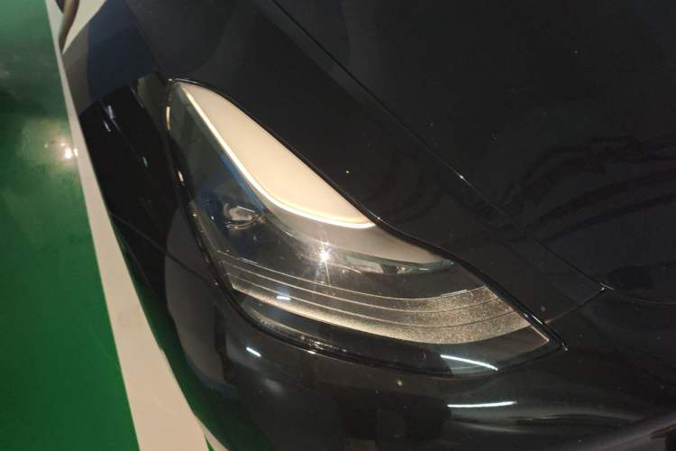 Used Tesla Model Y 2022 Long-Range All-Wheel-Drive Version Right Front Headlight