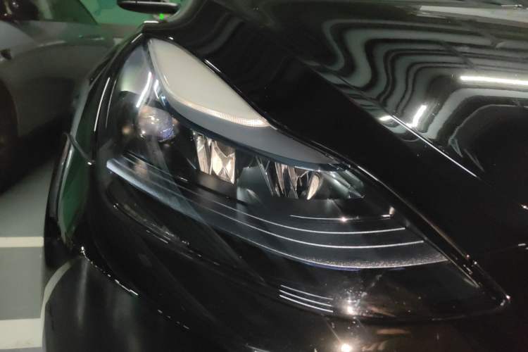 Used Tesla Model Y 2022 Revised Version Rear-Wheel Drive Right Front Headlight